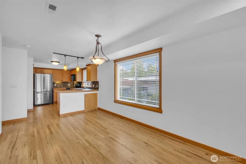 Property photo for 6331 42nd Avenue Sw #a, Seattle photo 12