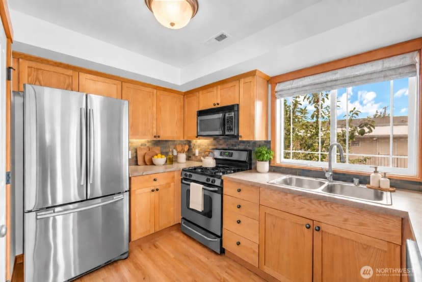 Property photo for 6331 42nd Avenue Sw #a, Seattle photo 8
