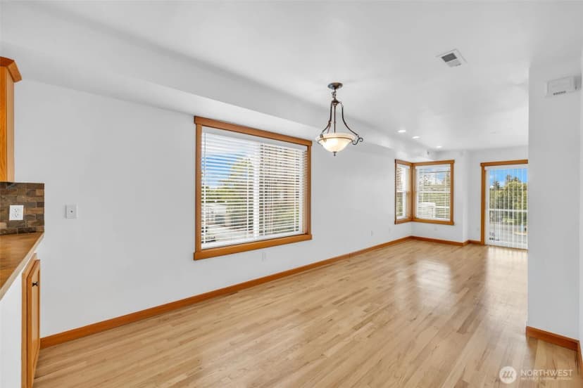 Property photo for 6331 42nd Avenue Sw #a, Seattle photo 7