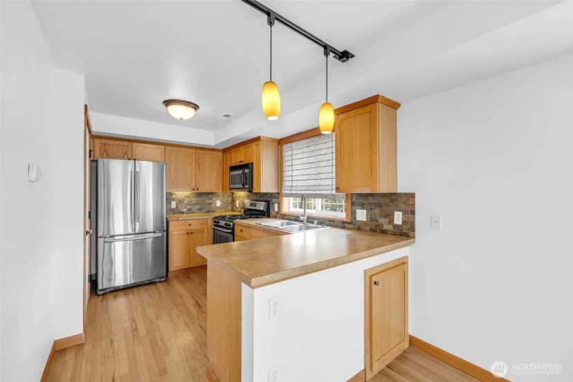 Property photo for 6331 42nd Avenue Sw #a, Seattle photo 10
