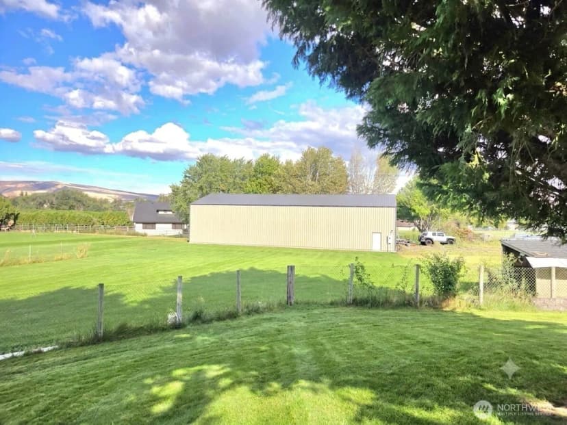 Property photo for 327 Lancaster Road, Selah photo 21