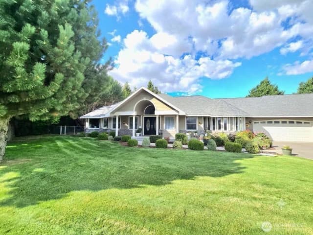 Property photo for 327 Lancaster Road, Selah