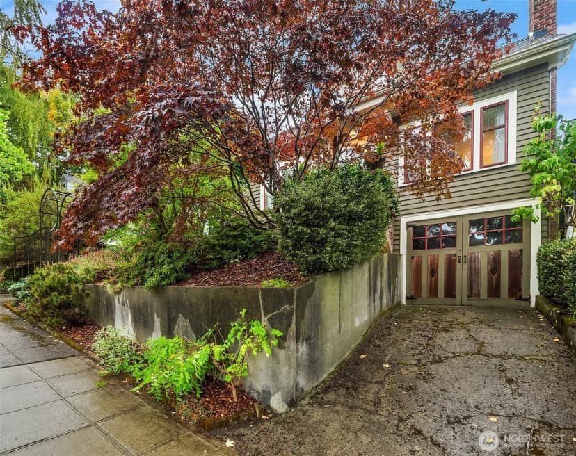 Property photo for 2609 Queen Anne Avenue N, Seattle photo 27