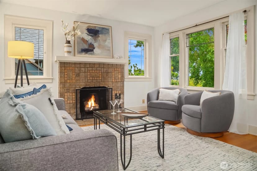 Property photo for 2609 Queen Anne Avenue N, Seattle photo 4