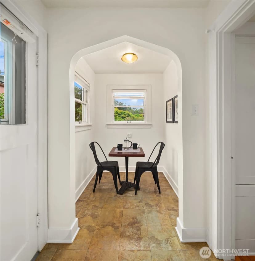 Property photo for 2609 Queen Anne Avenue N, Seattle photo 12