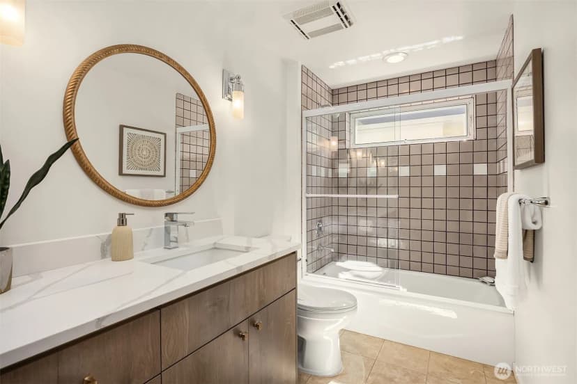 Property photo for 4544 W Sheridan Street, Seattle photo 11