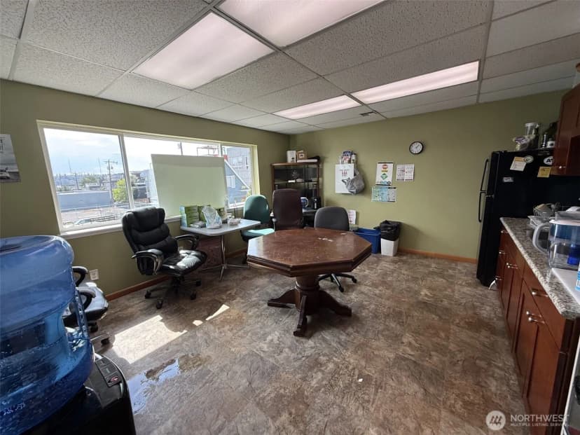 Property photo for 4201 Aurora Avenue N, Seattle photo 11