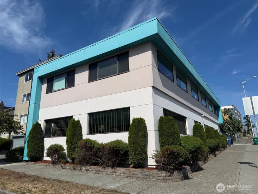 Property photo for 4201 Aurora Avenue N, Seattle photo 17