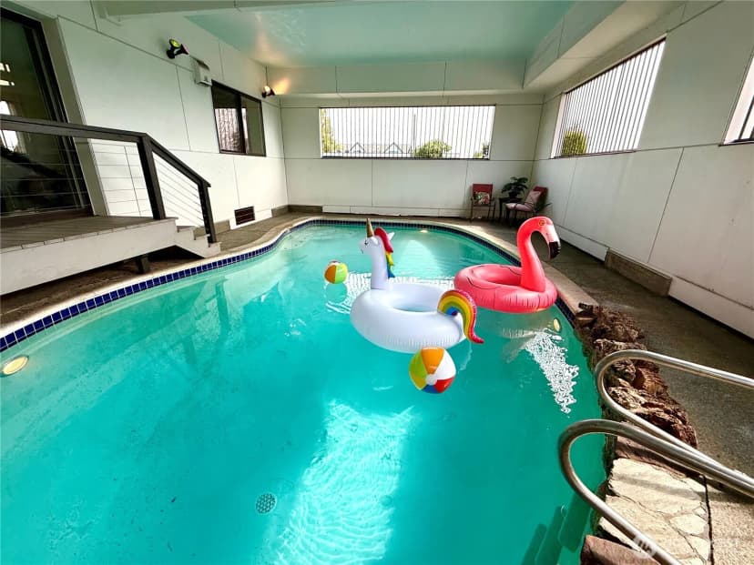 Property photo for 4201 Aurora Avenue N, Seattle photo 12