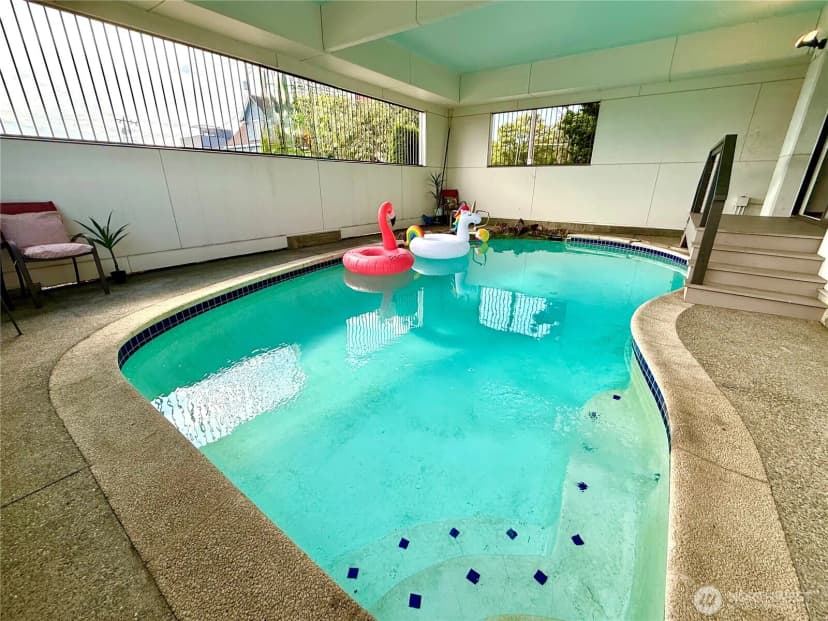 Property photo for 4201 Aurora Avenue N, Seattle photo 13