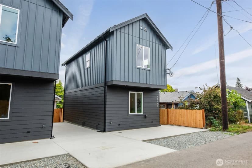 Property photo for 2018 Oakes Avenue #c, Everett photo 15