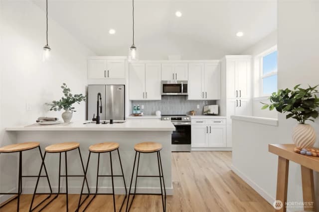 Property photo for 2018 Oakes Avenue #c, Everett photo 2
