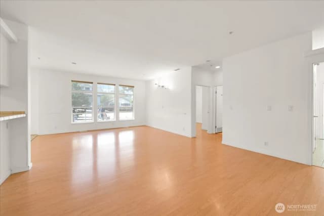 Property photo for 11516 85th Avenue S, Seattle photo 4