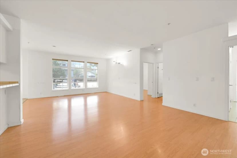 Property photo for 11516 85th Avenue S, Seattle photo 4