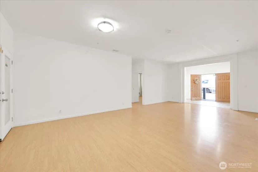 Property photo for 11516 85th Avenue S, Seattle photo 2