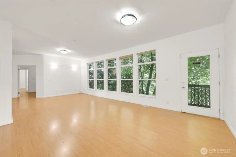 Property photo for 11516 85th Avenue S, Seattle photo 5