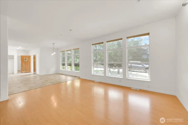 Property photo for 11516 85th Avenue S, Seattle photo 3