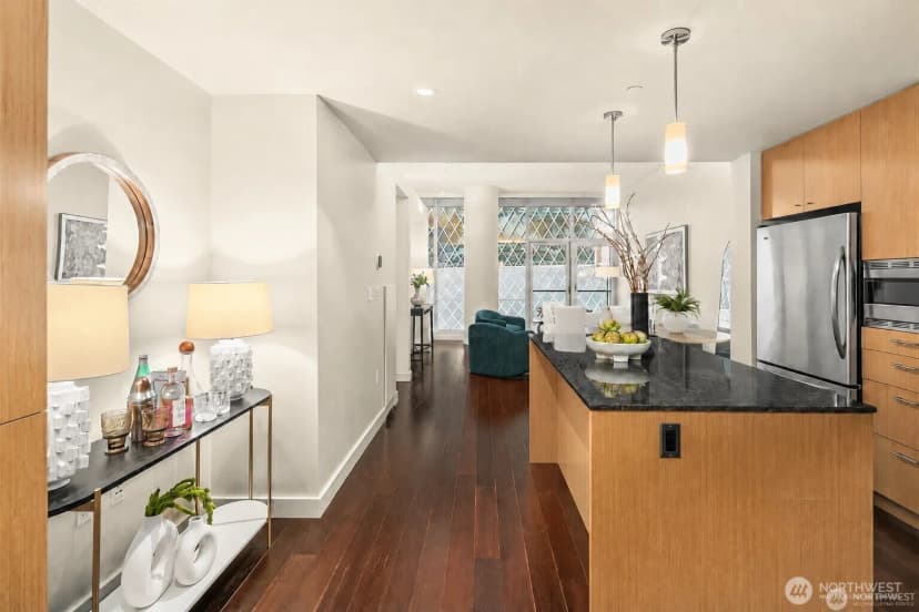 Property photo for 909 5th Avenue #402, Seattle photo 8