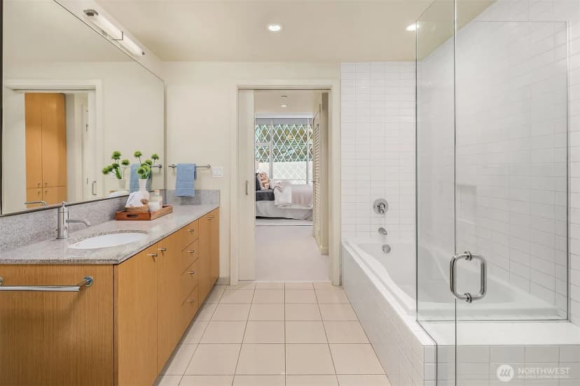 Property photo for 909 5th Avenue #402, Seattle photo 11