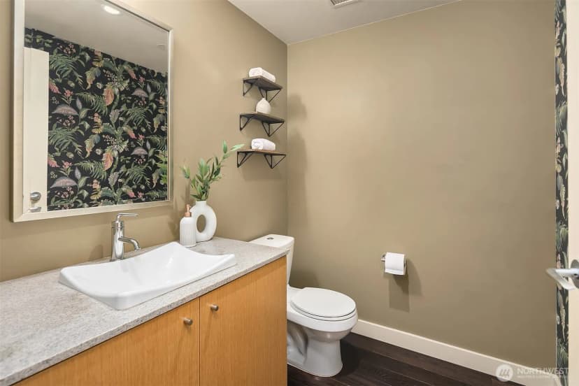Property photo for 909 5th Avenue #402, Seattle photo 9