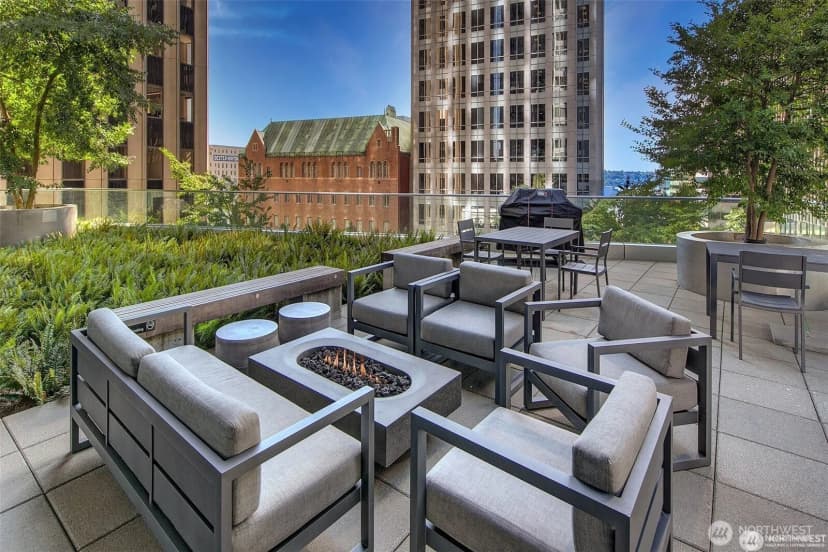 Property photo for 909 5th Avenue #402, Seattle photo 17