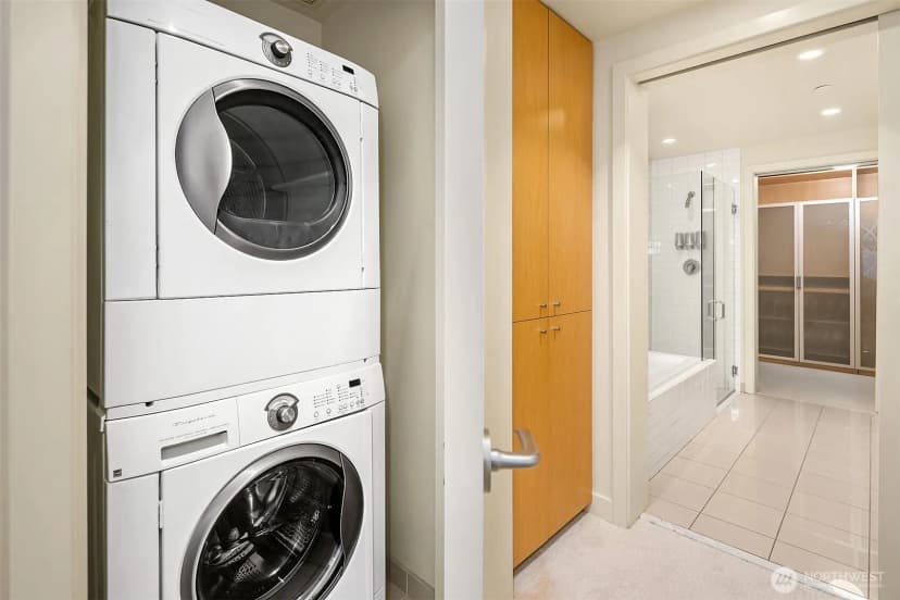 Property photo for 909 5th Avenue #402, Seattle photo 14