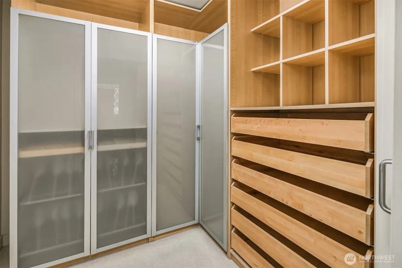 Property photo for 909 5th Avenue #402, Seattle photo 13