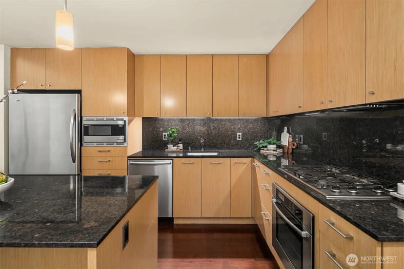 Property photo for 909 5th Avenue #402, Seattle photo 7