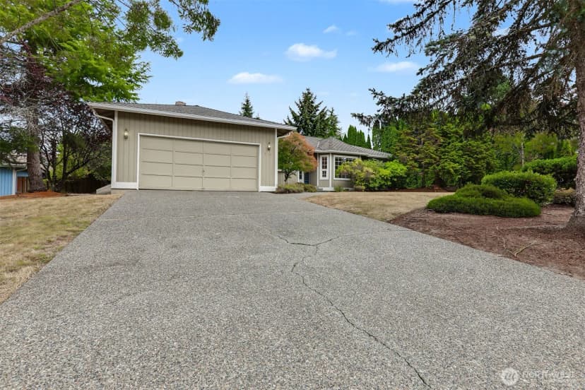 Property photo for 21527 26th Avenue W, Brier photo 38