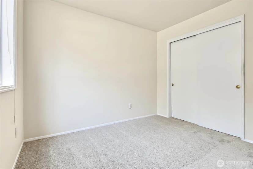 Property photo for 21527 26th Avenue W, Brier photo 30
