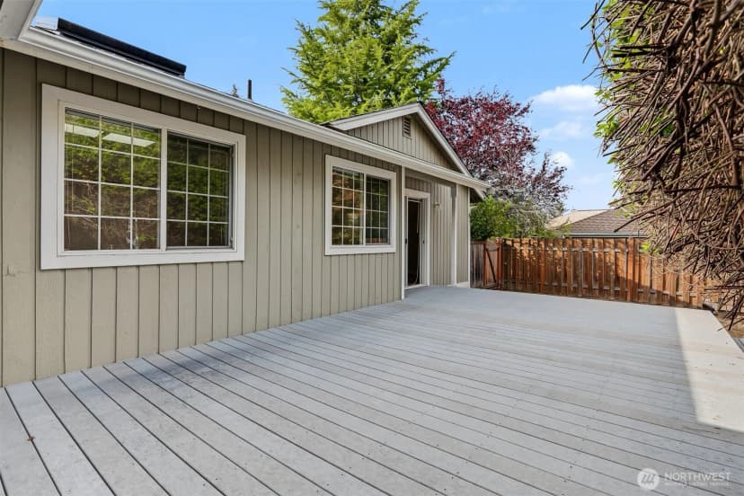 Property photo for 21527 26th Avenue W, Brier photo 12