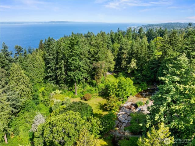 Property photo for 105 Nw Highland Drive, Shoreline photo 5