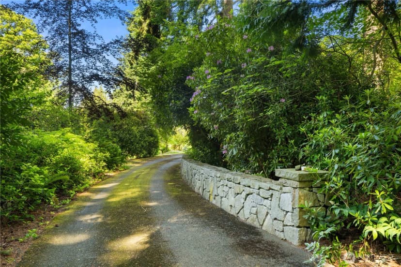 Property photo for 105 Nw Highland Drive, Shoreline photo 11