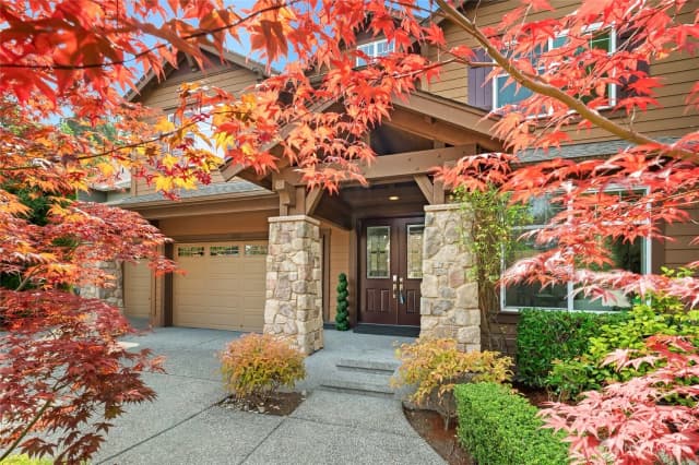 Property photo for 10711 Elliston Way Ne, Redmond photo 2