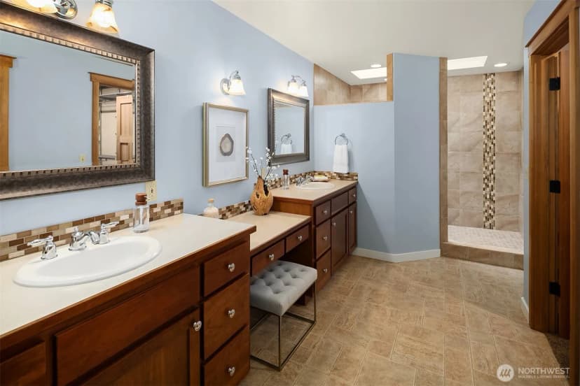 Property photo for 14738 Bear Creek Road Ne, Woodinville photo 24