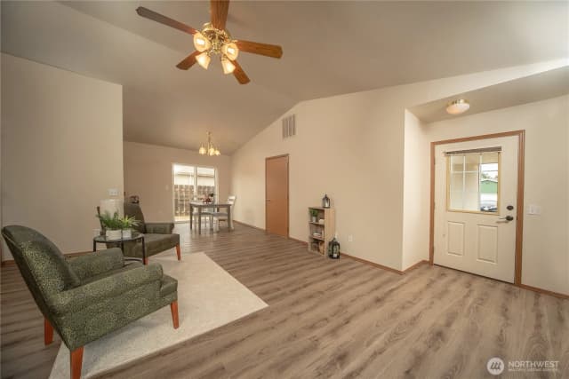 Property photo for 608 E Remington Drive, Ellensburg photo 3