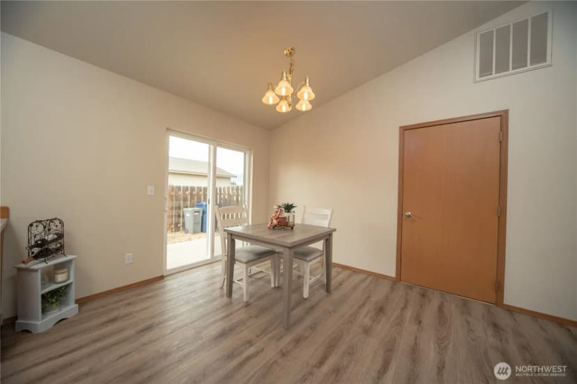 Property photo for 608 E Remington Drive, Ellensburg photo 6
