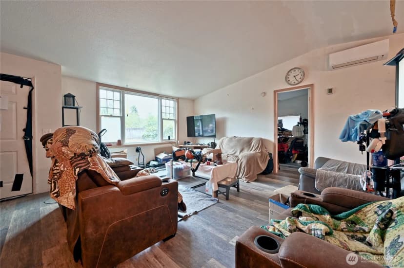 Property photo for 29708 7th Avenue E, Roy photo 25