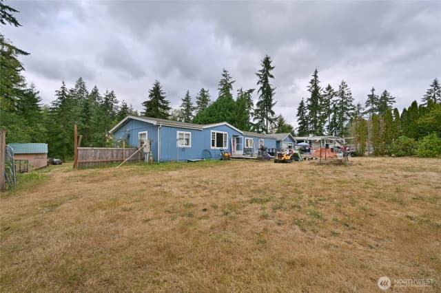 Property photo for 29708 7th Avenue E, Roy photo 2