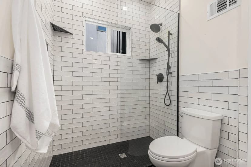 Property photo for 4430 29th Avenue W, Seattle photo 17