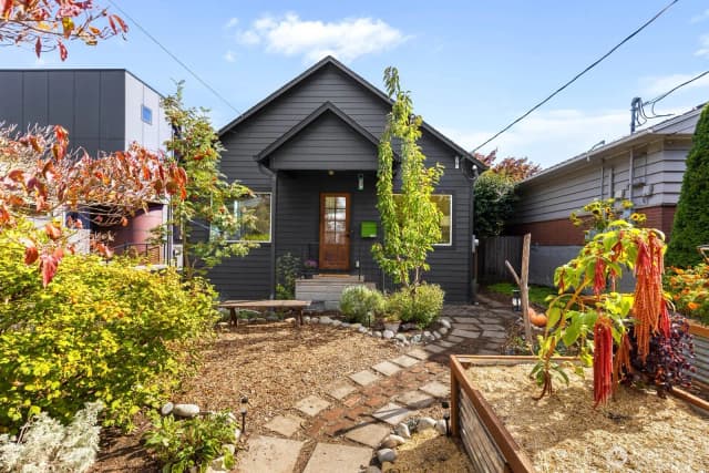 Property photo for 4430 29th Avenue W, Seattle photo 3