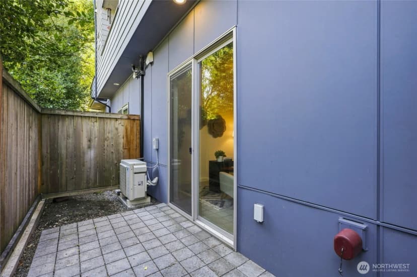 Property photo for 18504 Wallingford Avenue N, Shoreline photo 28