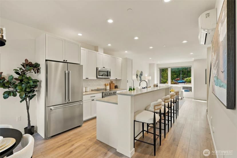 Property photo for 18504 Wallingford Avenue N, Shoreline photo 10