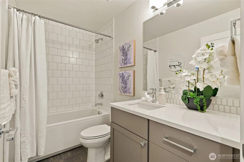 Property photo for 18504 Wallingford Avenue N, Shoreline photo 27