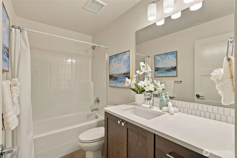Property photo for 18504 Wallingford Avenue N, Shoreline photo 5