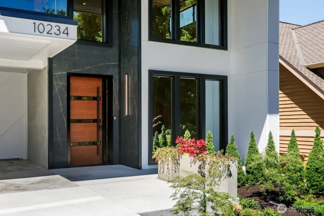 Property photo for 10234 Ne 20th Place, Bellevue