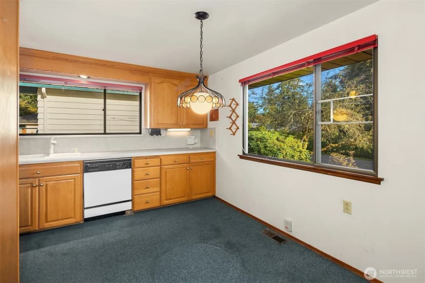 Property photo for 8619 Maple Lane, Edmonds photo 13