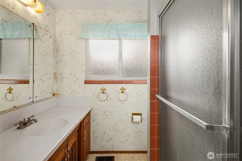 Property photo for 8619 Maple Lane, Edmonds photo 18