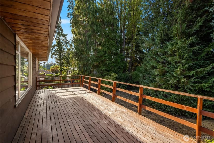Property photo for 8619 Maple Lane, Edmonds photo 9