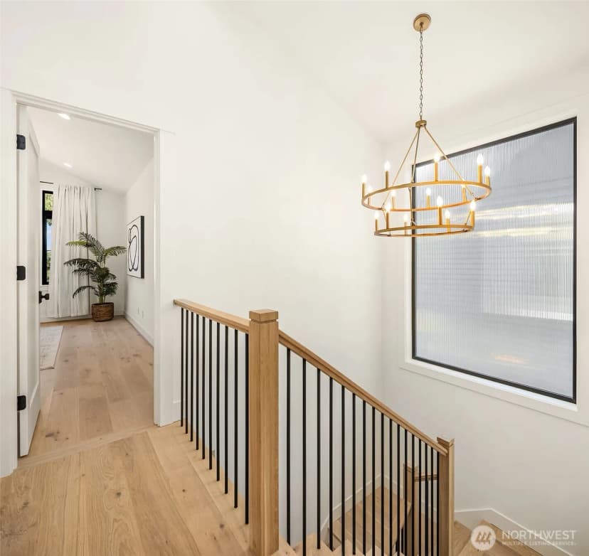 Property photo for 12601 Ne 80th Street, Kirkland photo 24